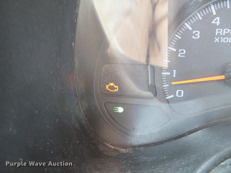 image for item DE5033 2007 Chevrolet C5500 flatbed truck