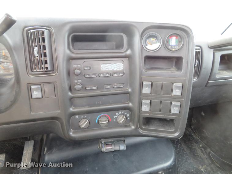 image for item DE5033 2007 Chevrolet C5500 flatbed truck