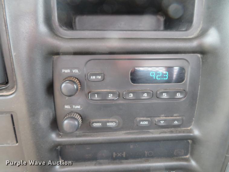 image for item DE5033 2007 Chevrolet C5500 flatbed truck