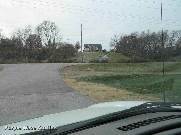 image for item DE5033 2007 Chevrolet C5500 flatbed truck