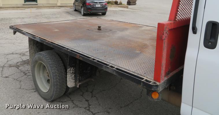 image for item DE5033 2007 Chevrolet C5500 flatbed truck