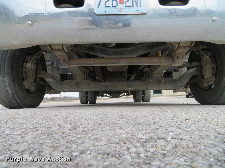 image for item DE5033 2007 Chevrolet C5500 flatbed truck