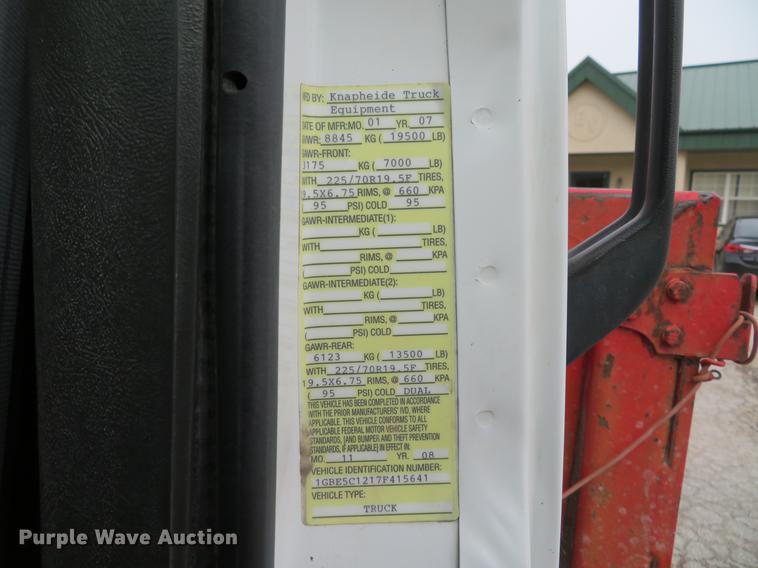 image for item DE5033 2007 Chevrolet C5500 flatbed truck