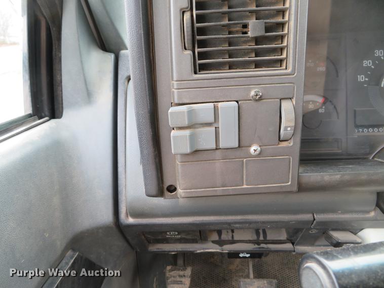 image for item DE5034 1990 GMC Sierra 3500 dump bed pickup truck