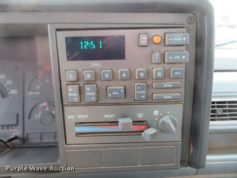 image for item DE5034 1990 GMC Sierra 3500 dump bed pickup truck