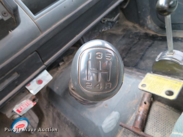 image for item DE5034 1990 GMC Sierra 3500 dump bed pickup truck