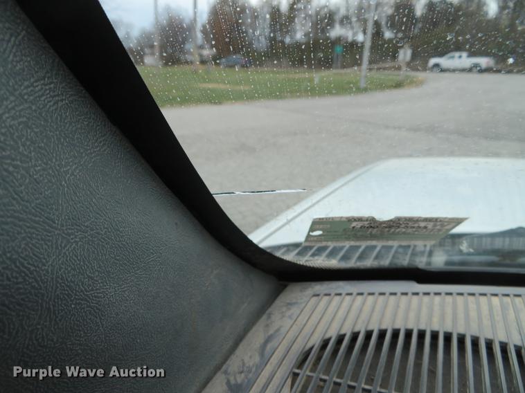 image for item DE5034 1990 GMC Sierra 3500 dump bed pickup truck