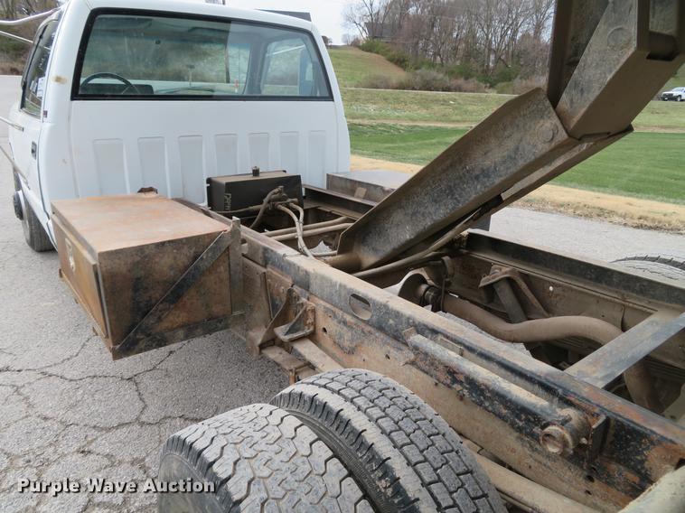 image for item DE5034 1990 GMC Sierra 3500 dump bed pickup truck