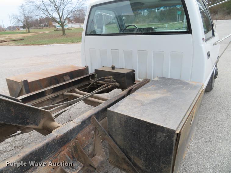 image for item DE5034 1990 GMC Sierra 3500 dump bed pickup truck