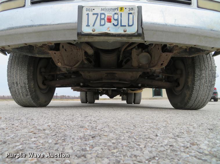 image for item DE5034 1990 GMC Sierra 3500 dump bed pickup truck