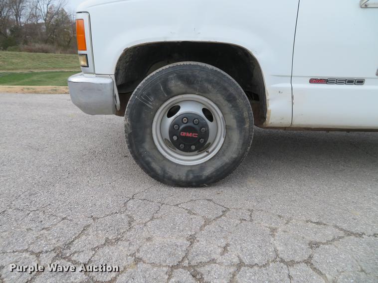 image for item DE5034 1990 GMC Sierra 3500 dump bed pickup truck