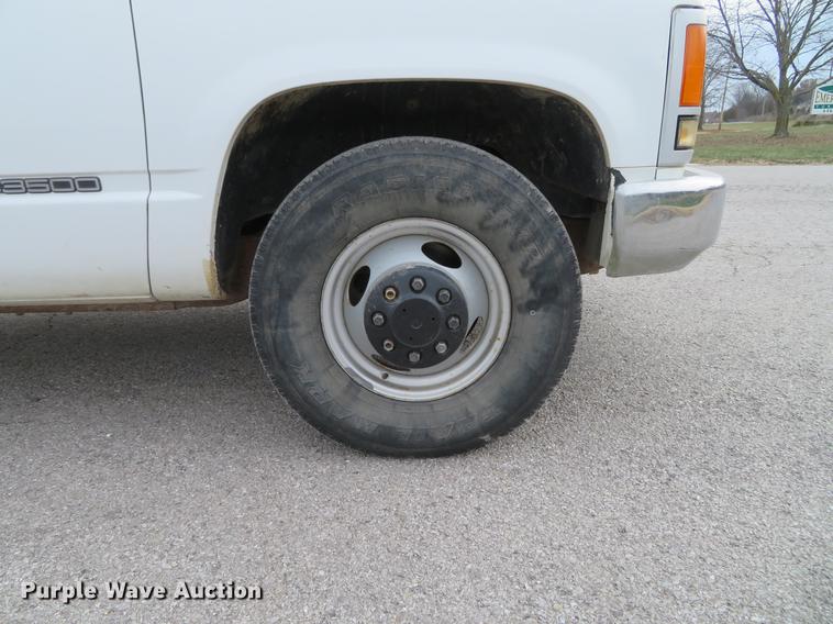 image for item DE5034 1990 GMC Sierra 3500 dump bed pickup truck