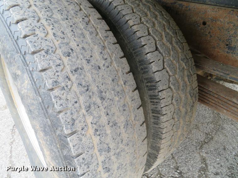 image for item DE5034 1990 GMC Sierra 3500 dump bed pickup truck