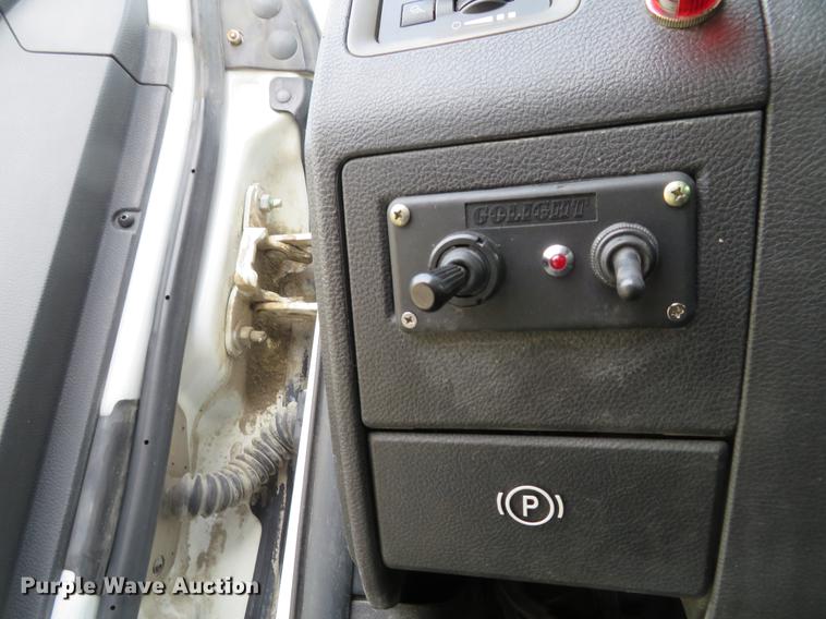 image for item DE5037 2010 Dodge Ram 2500HD utility bed pickup truck