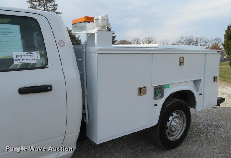 image for item DE5037 2010 Dodge Ram 2500HD utility bed pickup truck