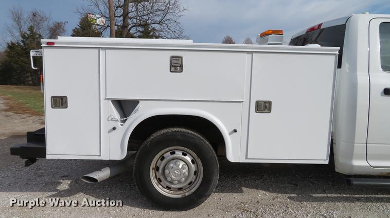 image for item DE5037 2010 Dodge Ram 2500HD utility bed pickup truck