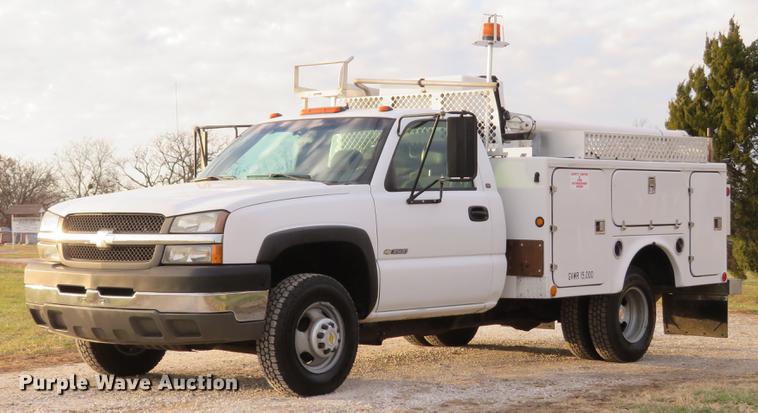 image for item DE5040 2003 Chevrolet Silverado 3500 utility bed pickup truck