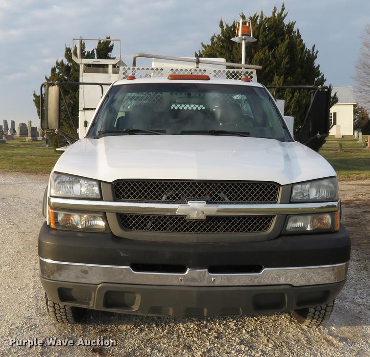 image for item DE5040 2003 Chevrolet Silverado 3500 utility bed pickup truck