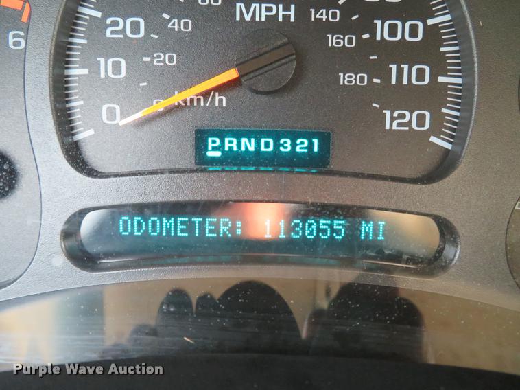 image for item DE5040 2003 Chevrolet Silverado 3500 utility bed pickup truck