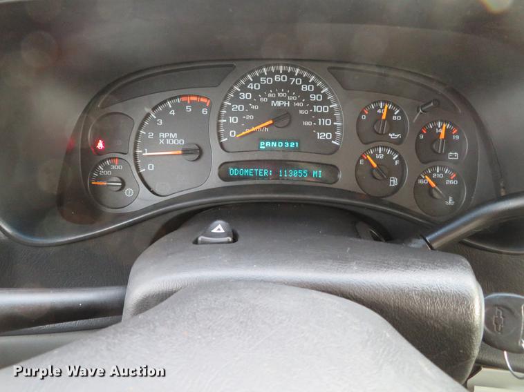 image for item DE5040 2003 Chevrolet Silverado 3500 utility bed pickup truck