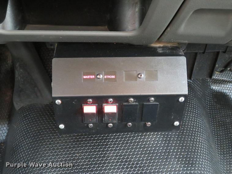 image for item DE5040 2003 Chevrolet Silverado 3500 utility bed pickup truck