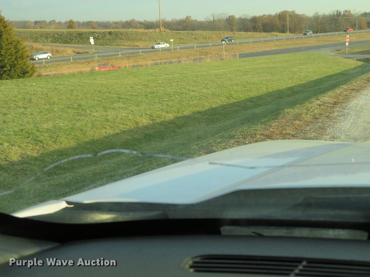 image for item DE5040 2003 Chevrolet Silverado 3500 utility bed pickup truck