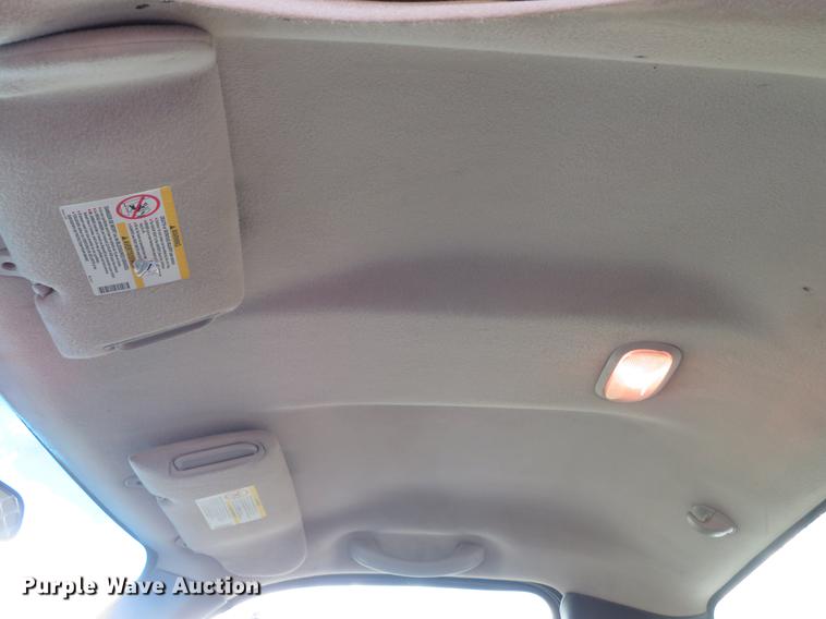 image for item DE5040 2003 Chevrolet Silverado 3500 utility bed pickup truck