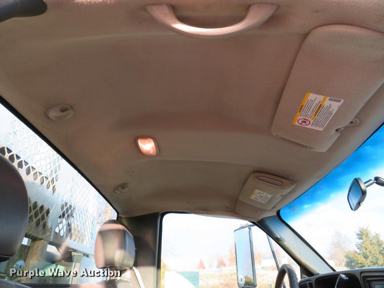 image for item DE5040 2003 Chevrolet Silverado 3500 utility bed pickup truck