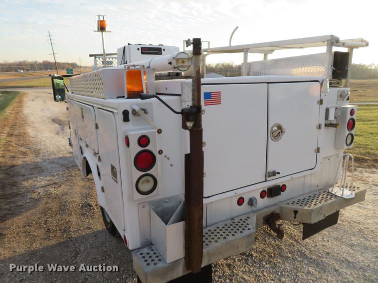 image for item DE5040 2003 Chevrolet Silverado 3500 utility bed pickup truck