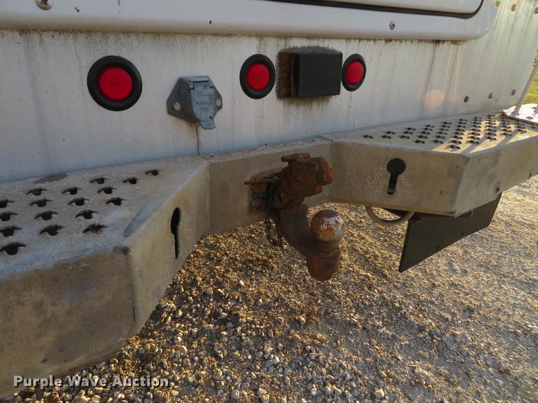 image for item DE5040 2003 Chevrolet Silverado 3500 utility bed pickup truck