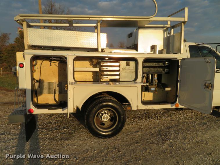 image for item DE5040 2003 Chevrolet Silverado 3500 utility bed pickup truck