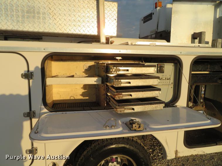 image for item DE5040 2003 Chevrolet Silverado 3500 utility bed pickup truck