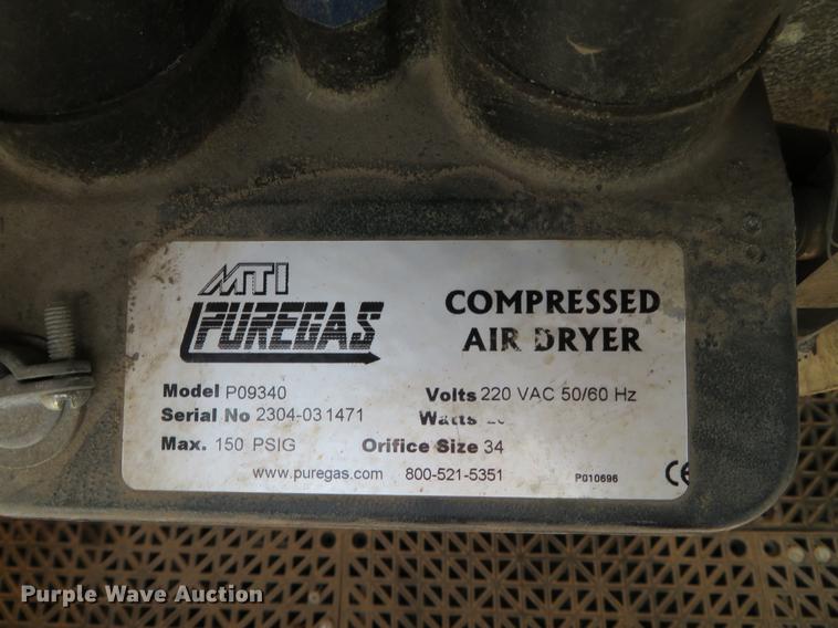 image for item DE5040 2003 Chevrolet Silverado 3500 utility bed pickup truck