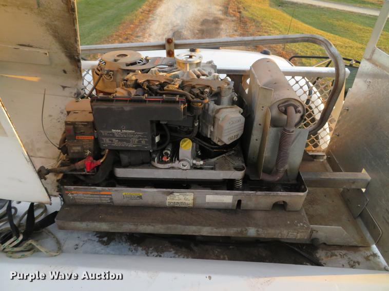 image for item DE5040 2003 Chevrolet Silverado 3500 utility bed pickup truck