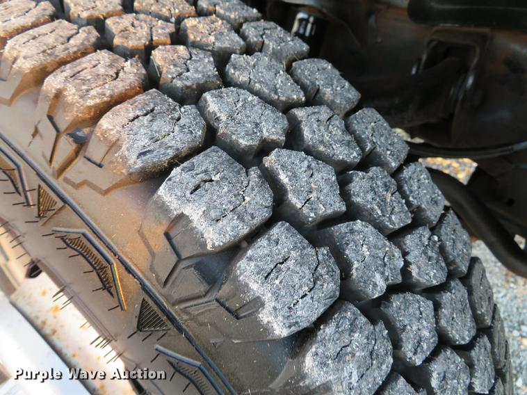 image for item DE5040 2003 Chevrolet Silverado 3500 utility bed pickup truck