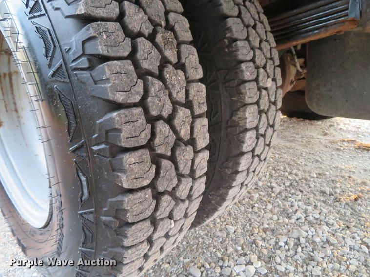 image for item DE5040 2003 Chevrolet Silverado 3500 utility bed pickup truck