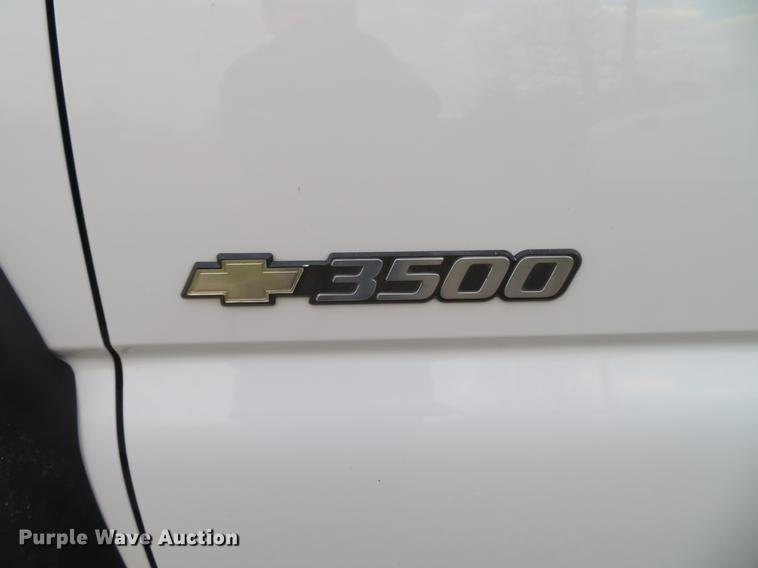 image for item DE5040 2003 Chevrolet Silverado 3500 utility bed pickup truck