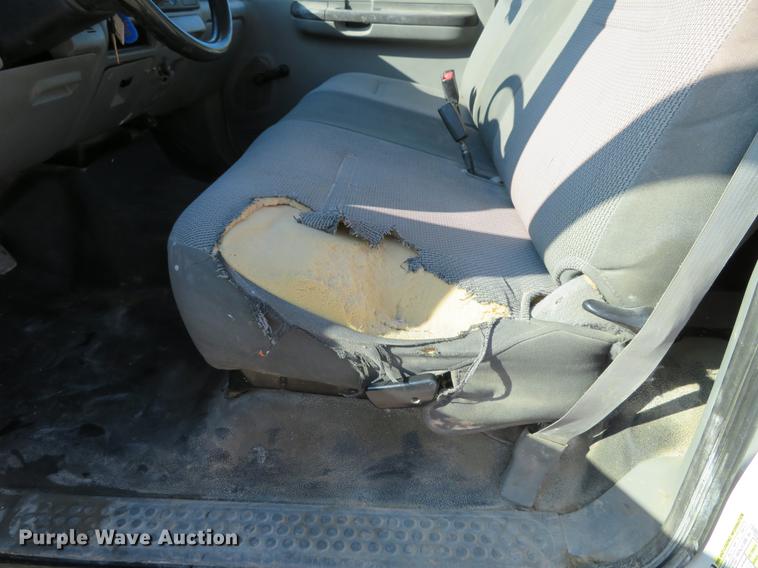 image for item DE5046 2006 Ford F250 Super Duty XL pickup truck