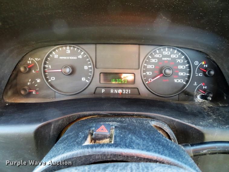 image for item DE5046 2006 Ford F250 Super Duty XL pickup truck