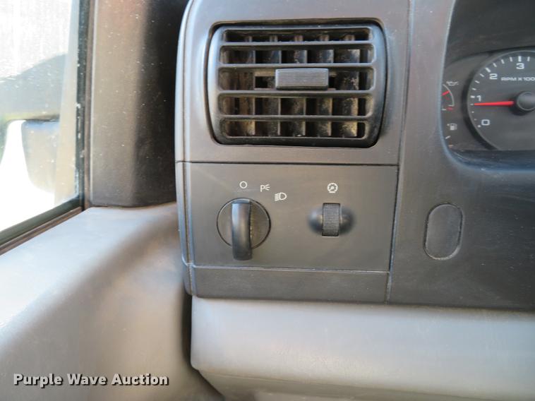 image for item DE5046 2006 Ford F250 Super Duty XL pickup truck