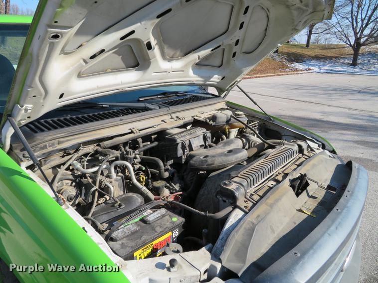 image for item DE5046 2006 Ford F250 Super Duty XL pickup truck