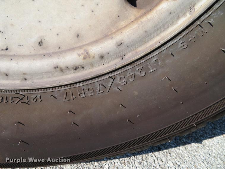 image for item DE5046 2006 Ford F250 Super Duty XL pickup truck