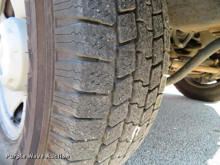 image for item DE5046 2006 Ford F250 Super Duty XL pickup truck