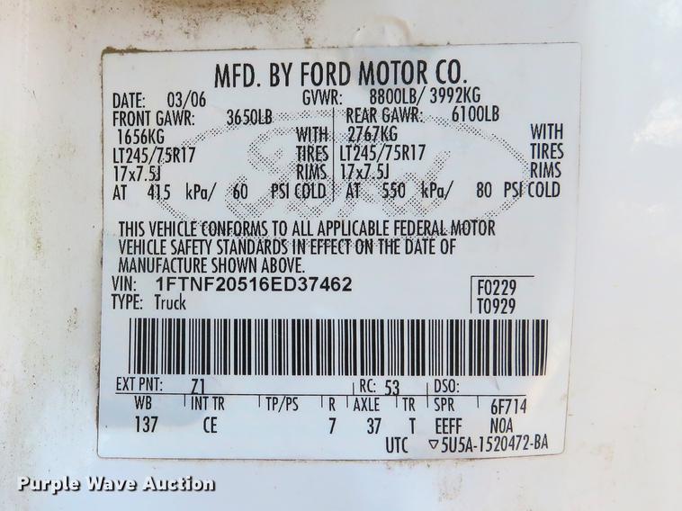 image for item DE5046 2006 Ford F250 Super Duty XL pickup truck