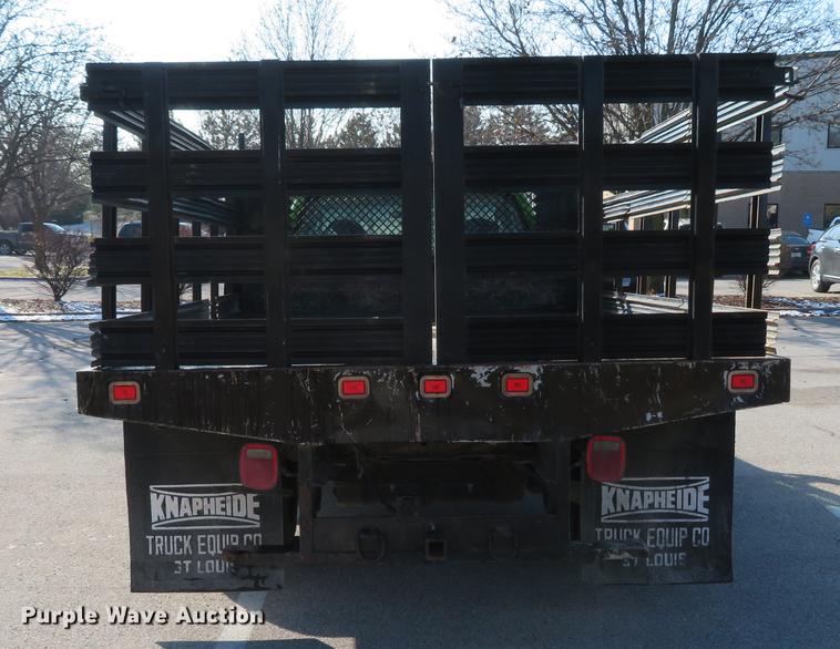 image for item DE5047 2007 Ford F350 Super Duty XL flatbed pickup truck