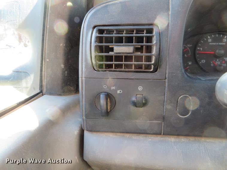 image for item DE5047 2007 Ford F350 Super Duty XL flatbed pickup truck