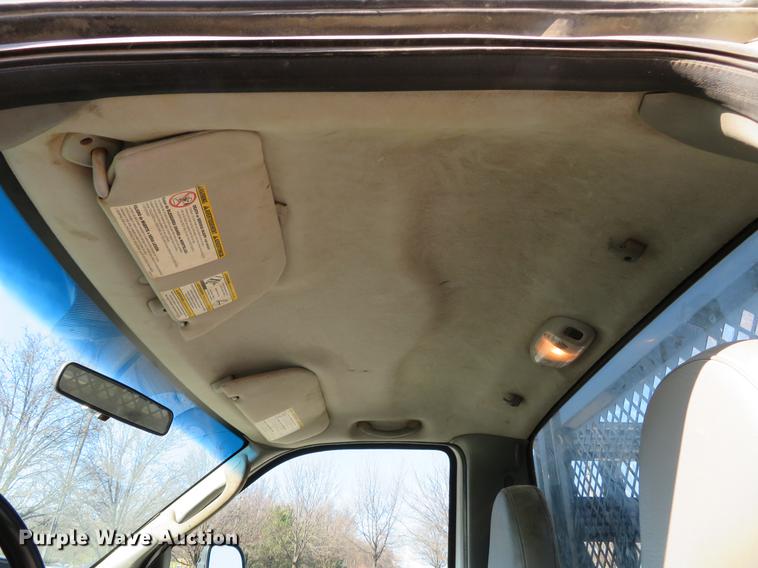 image for item DE5047 2007 Ford F350 Super Duty XL flatbed pickup truck