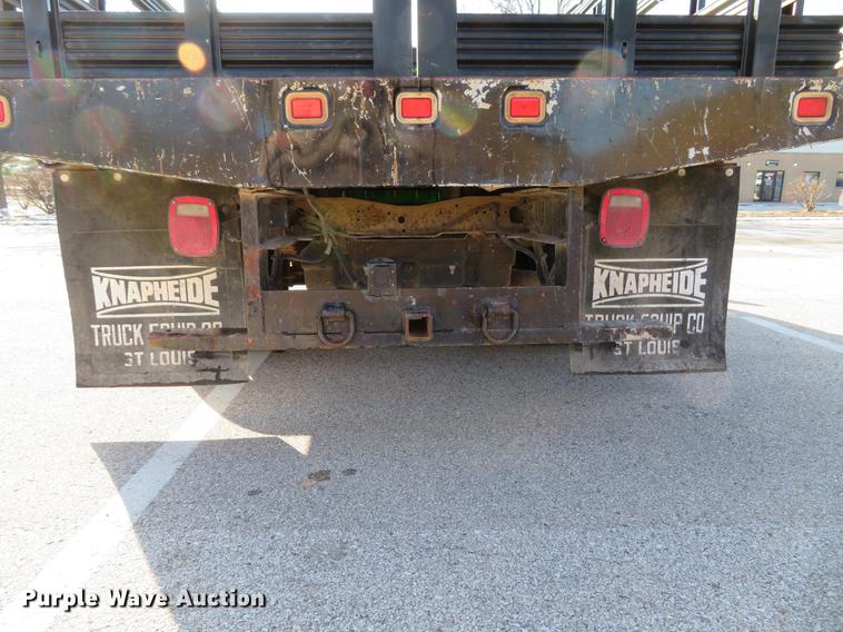 image for item DE5047 2007 Ford F350 Super Duty XL flatbed pickup truck