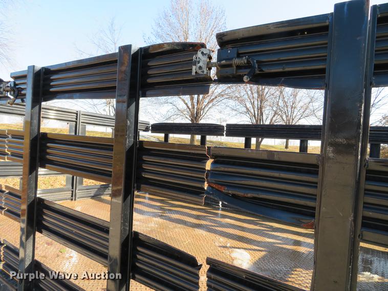 image for item DE5047 2007 Ford F350 Super Duty XL flatbed pickup truck