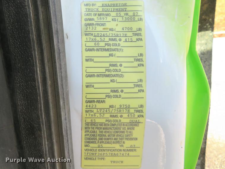 image for item DE5047 2007 Ford F350 Super Duty XL flatbed pickup truck